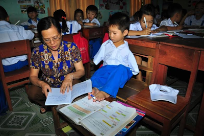 Ha Van Tai. 10-Year-Old Boy Born Without Arms Is Unstoppable! He Brushes His Teeth, Writes, Turn Book Pages With His Feet.