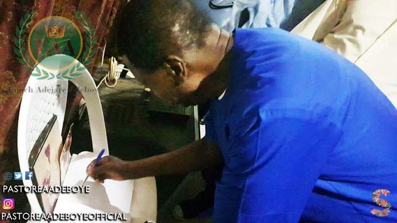 Picture From Pastor Adeboye's Condolence Visit To The Family Of Murdered RCCG Abuja Preacher. Mrs Mojisola Elisha Olawale