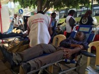 Pictures Of Kind Hearted Kenyans, Donating Blood For Survivors Of Garissa University Attack