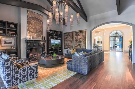 Duplex For Sale In Lekki Phase 1, Lagos, Lagos State, Nigeria, West Africa. Call: Emeka on +2348037716933 or +2348176648018 Or Email: bummyla@gmail.com