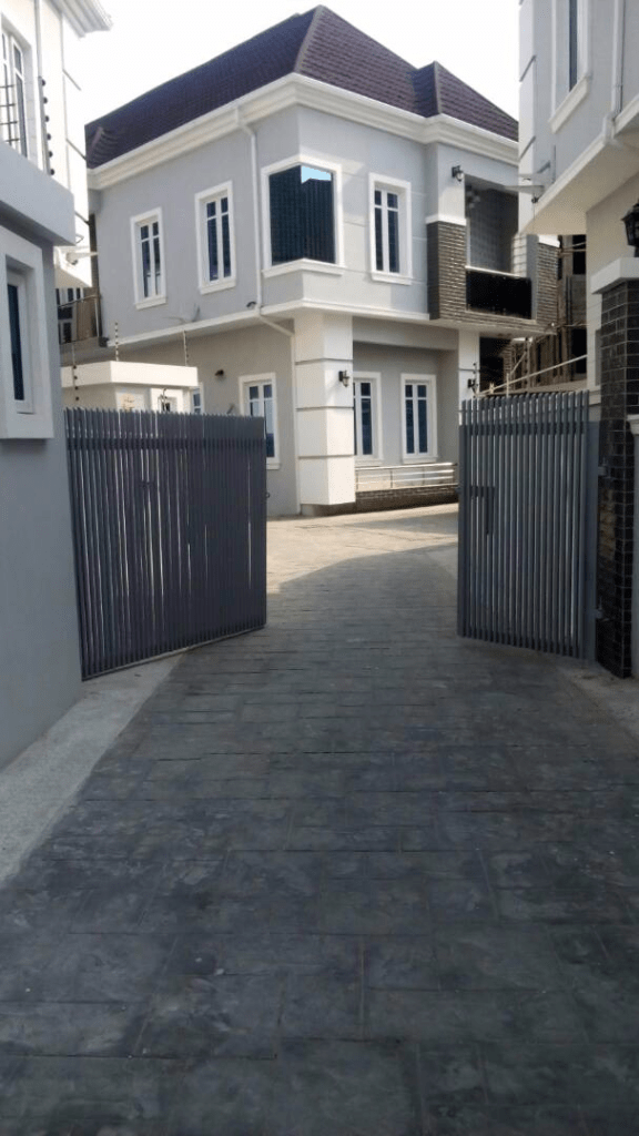Duplex For Rent In Lekki Phase 1, Lagos, Lagos State, Nigeria, West Africa. Call: Emeka on +2348037716933 or +2347025422201 Or Email: bummyla@gmail.com