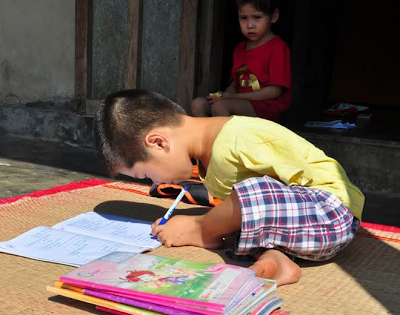 Ha Van Tai. 10-Year-Old Boy Born Without Arms Is Unstoppable! He Brushes His Teeth, Writes, Turn Book Pages With His Feet.