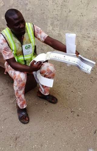 INEC official reportedly caught with the thumb-printed ballot papers today