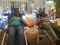 Pictures Of Kind Hearted Kenyans, Donating Blood For Survivors Of Garissa University Attack