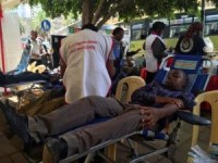 Pictures Of Kind Hearted Kenyans, Donating Blood For Survivors Of Garissa University Attack